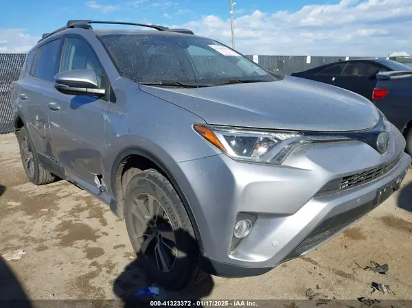 JTMWFREV3JJ201078 2018 TOYOTA RAV 4 - Image 1