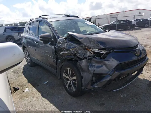 JTMWFREV3JJ731275 2018 TOYOTA RAV 4 - Image 1