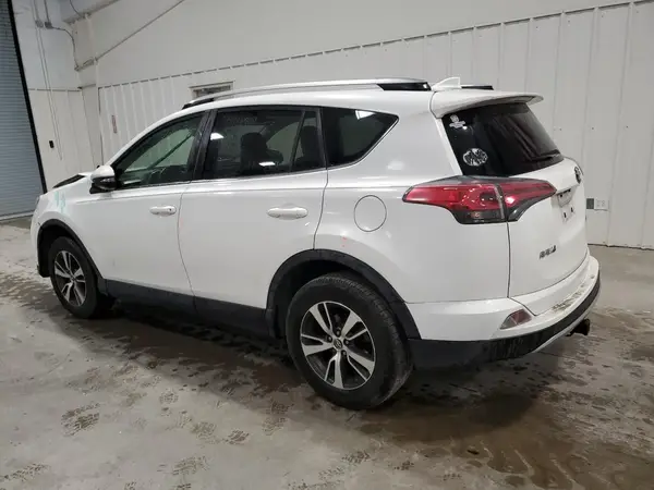 JTMWFREV4HD102388 2017 TOYOTA RAV 4 - Image 2