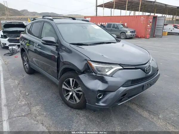 JTMWFREV4HD104657 2017 TOYOTA RAV 4 - Image 1