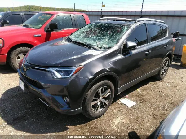JTMWFREV4HJ123825 2017 TOYOTA RAV 4 - Image 2