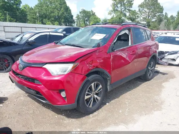 JTMWFREV4HJ140205 2017 TOYOTA RAV 4 - Image 2