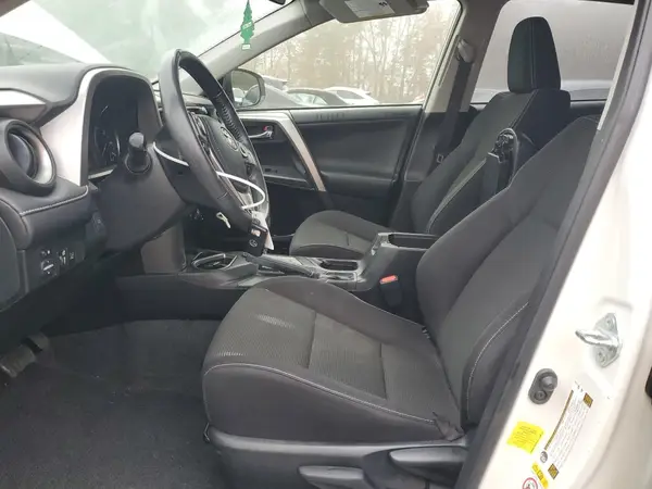2017 TOYOTA RAV 4 auction photo 7