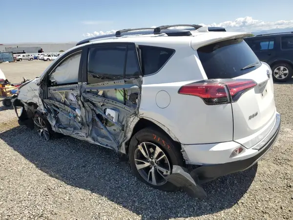JTMWFREV4HJ715662 2017 TOYOTA RAV 4 - Image 2