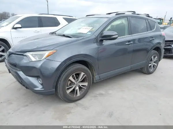 JTMWFREV4JD110397 2018 TOYOTA RAV 4 - Image 2