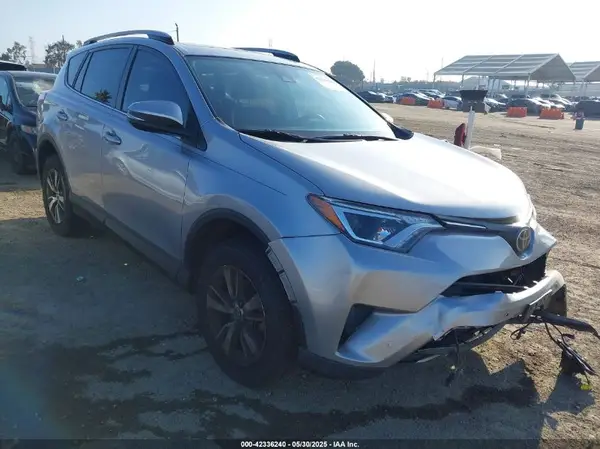 JTMWFREV4JD113719 2018 TOYOTA RAV 4 - Image 1