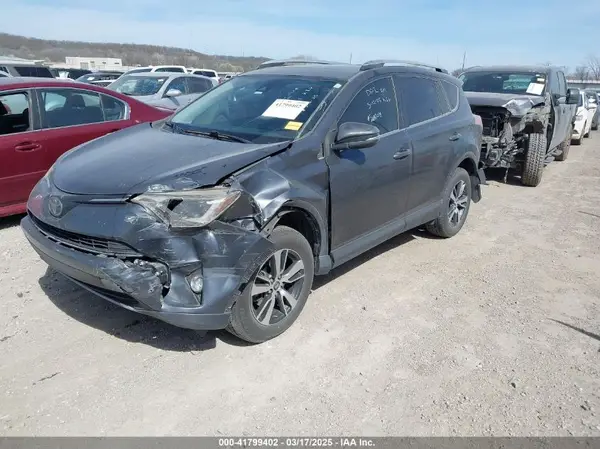 JTMWFREV4JD127944 2018 TOYOTA RAV 4 - Image 2