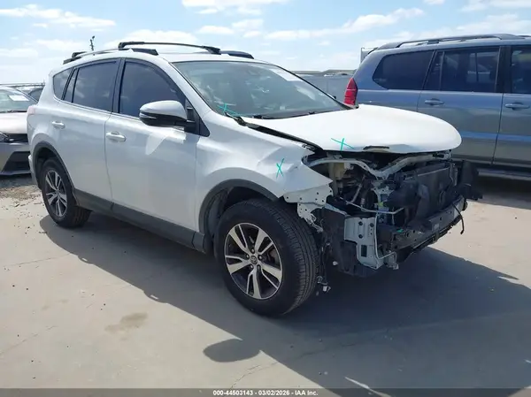 JTMWFREV4JJ155678 2018 TOYOTA RAV 4 - Image 1