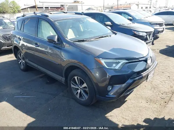 JTMWFREV4JJ168138 2018 TOYOTA RAV 4 - Image 1