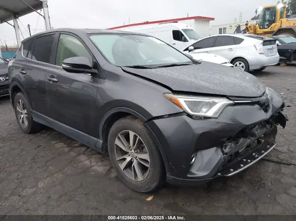 JTMWFREV4JJ188776 2018 TOYOTA RAV 4 - Image 1