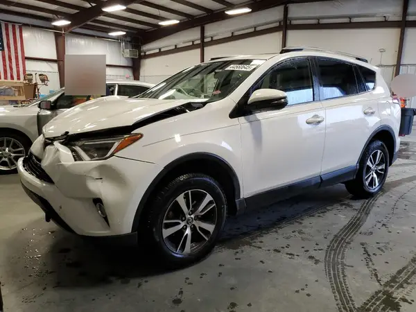 JTMWFREV4JJ189975 2018 TOYOTA RAV 4 - Image 1