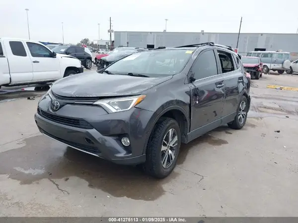 JTMWFREV4JJ722875 2018 TOYOTA RAV 4 - Image 2