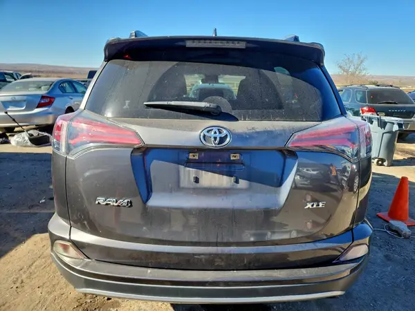 2018 TOYOTA RAV 4 auction photo 6