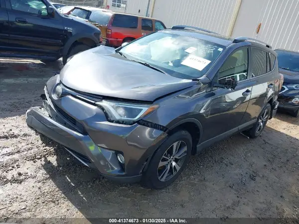 JTMWFREV4JJ747176 2018 TOYOTA RAV 4 - Image 2