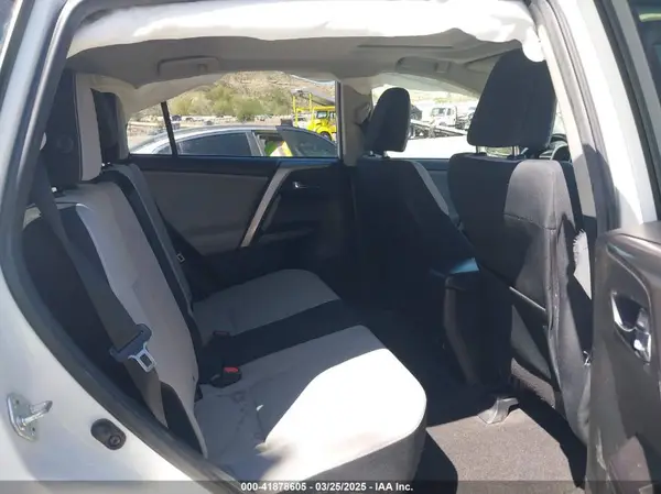 JTMWFREV5GJ098870 2016 TOYOTA RAV 4 - Image 8