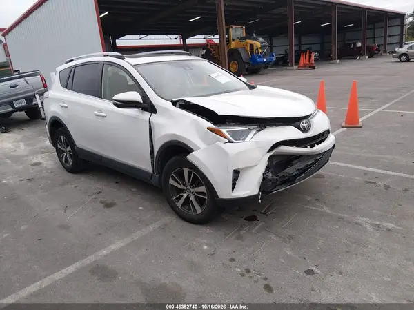 JTMWFREV5HJ149530 2017 TOYOTA RAV 4 - Image 1