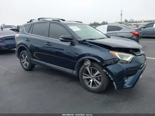 JTMWFREV5JD112837 2018 TOYOTA RAV 4 - Image 1