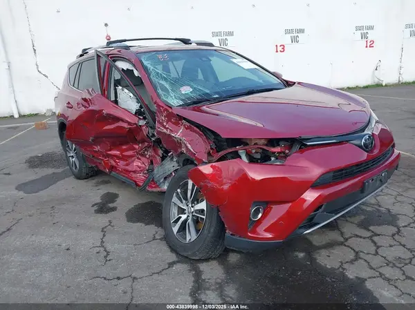 JTMWFREV5JD123773 2018 TOYOTA RAV 4 - Image 1