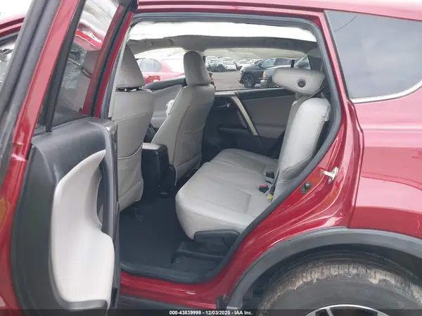 JTMWFREV5JD123773 2018 TOYOTA RAV 4 - Image 8