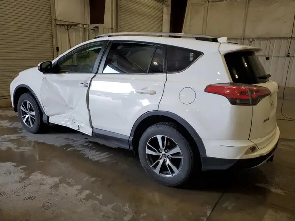 JTMWFREV5JJ160789 2018 TOYOTA RAV 4 - Image 2