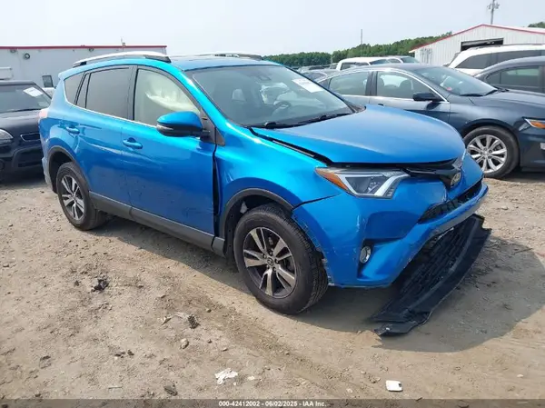 JTMWFREV5JJ181366 2018 TOYOTA RAV 4 - Image 1
