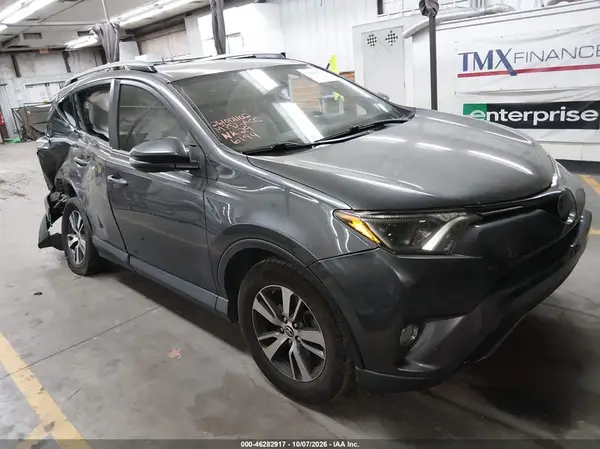 JTMWFREV5JJ186194 2018 TOYOTA RAV 4 - Image 1
