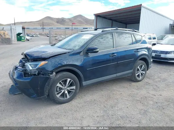 JTMWFREV5JJ737644 2018 TOYOTA RAV 4 - Image 2