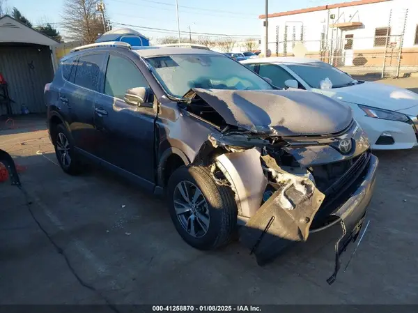 JTMWFREV6HJ105147 2017 TOYOTA RAV 4 - Image 1