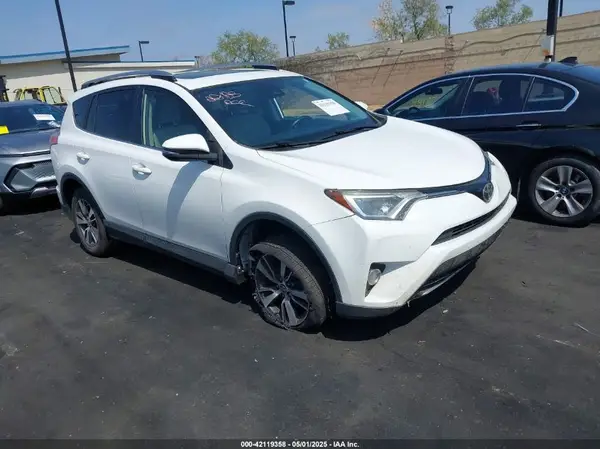 JTMWFREV6HJ111319 2017 TOYOTA RAV 4 - Image 1