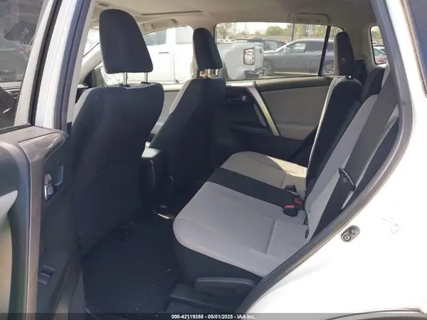 JTMWFREV6HJ111319 2017 TOYOTA RAV 4 - Image 8