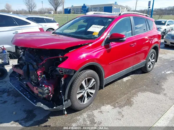 JTMWFREV6HJ113376 2017 TOYOTA RAV 4 - Image 2