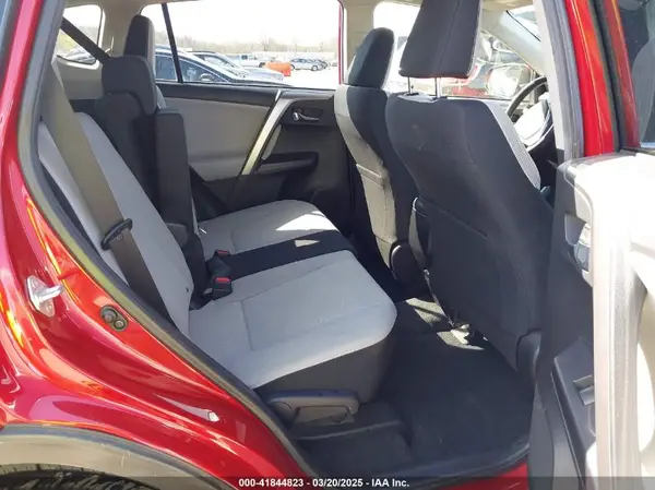JTMWFREV6HJ113376 2017 TOYOTA RAV 4 - Image 8