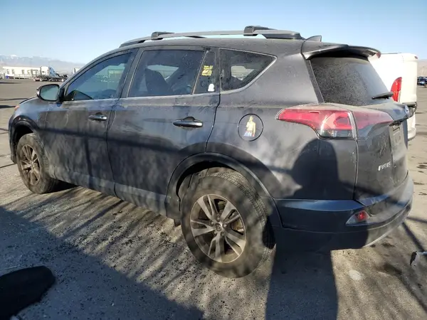 JTMWFREV6JJ181621 2018 TOYOTA RAV 4 - Image 2