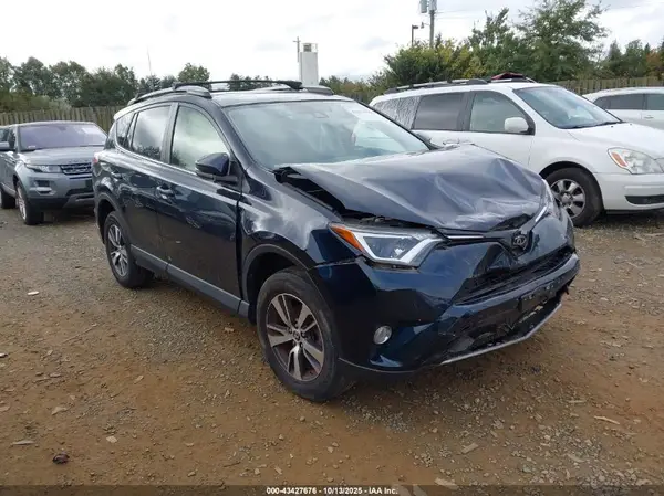 JTMWFREV6JJ189928 2018 TOYOTA RAV 4 - Image 1