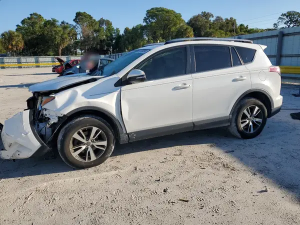 JTMWFREV6JJ203827 2018 TOYOTA RAV 4 - Image 1
