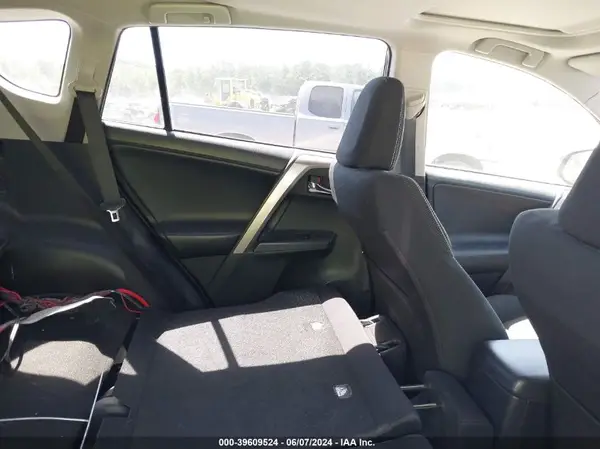 JTMWFREV6JJ206789 2018 TOYOTA RAV 4 - Image 8