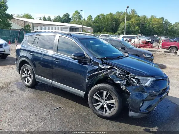 JTMWFREV6JJ731691 2018 TOYOTA RAV 4 - Image 1