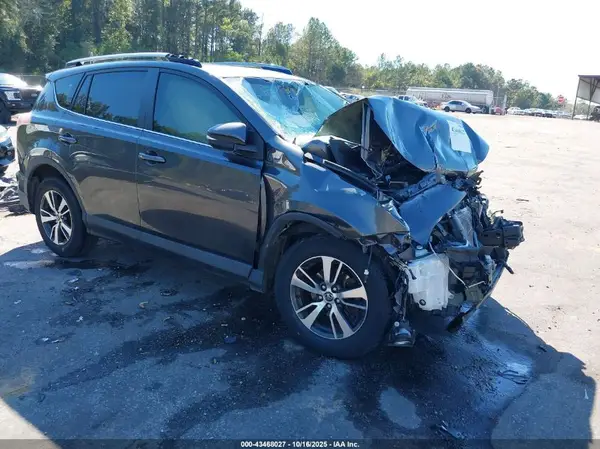 JTMWFREV7HD101882 2017 TOYOTA RAV 4 - Image 1