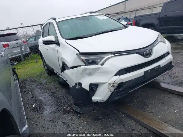JTMWFREV7HJ107277 2017 TOYOTA RAV 4 - Image 1