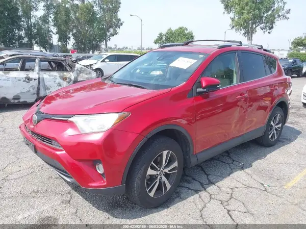 JTMWFREV7HJ140604 2017 TOYOTA RAV 4 - Image 2