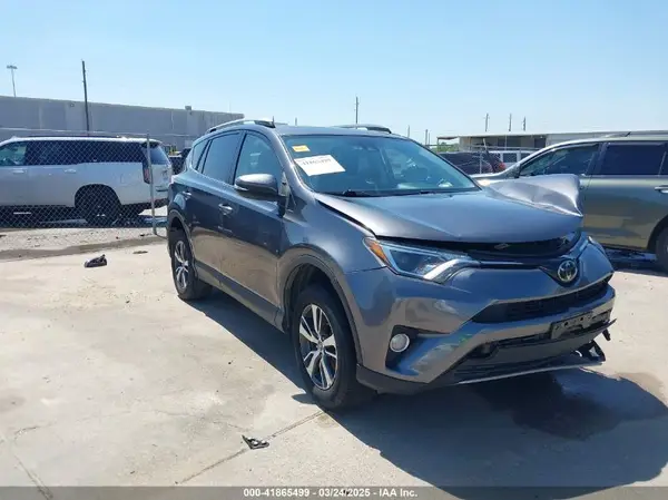 JTMWFREV7HJ144443 2017 TOYOTA RAV 4 - Image 1