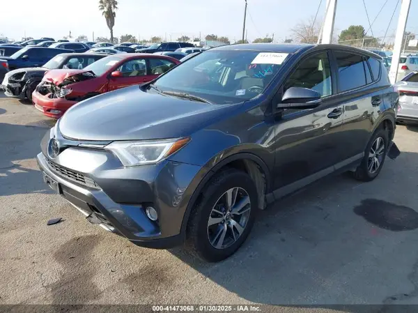 JTMWFREV7HJ144619 2017 TOYOTA RAV 4 - Image 2