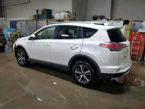 JTMWFREV7HJ701268 2017 TOYOTA RAV 4 - Image 2