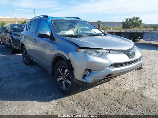JTMWFREV7JD125119 2018 TOYOTA RAV 4 - Image 1