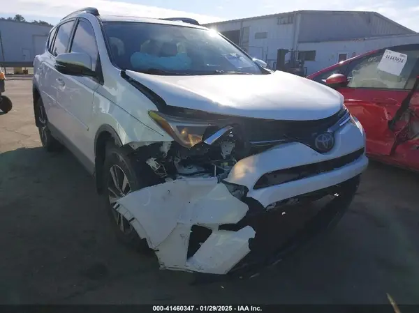 JTMWFREV7JJ158087 2018 TOYOTA RAV 4 - Image 1
