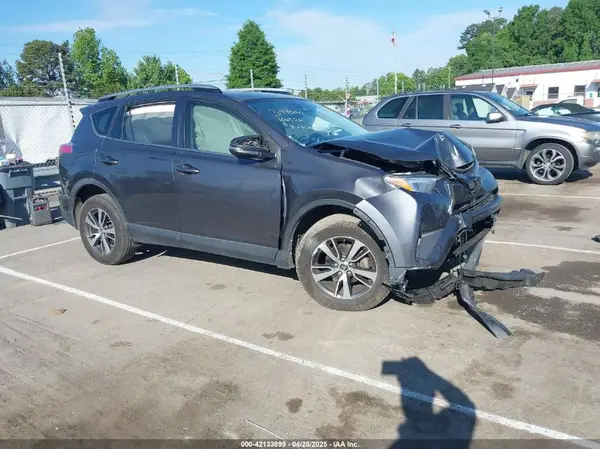 JTMWFREV7JJ166836 2018 TOYOTA RAV 4 - Image 1