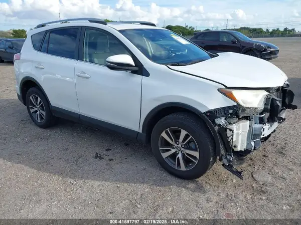 JTMWFREV7JJ174483 2018 TOYOTA RAV 4 - Image 1