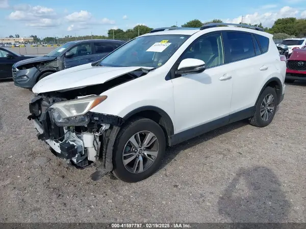 JTMWFREV7JJ174483 2018 TOYOTA RAV 4 - Image 2