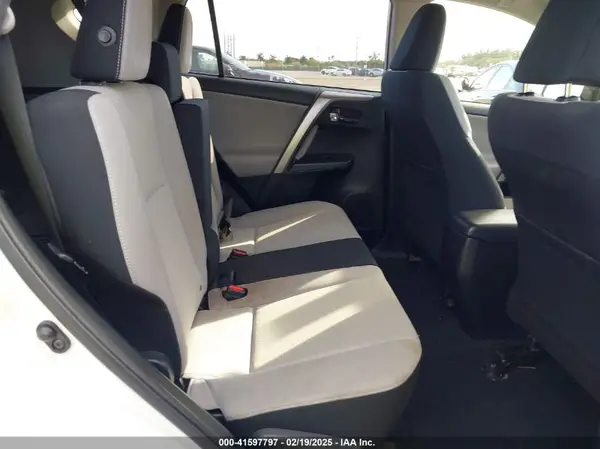 JTMWFREV7JJ174483 2018 TOYOTA RAV 4 - Image 8