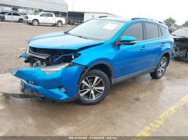 JTMWFREV7JJ186617 2018 TOYOTA RAV 4 - Image 2